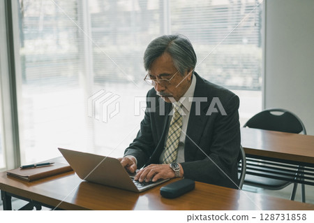 gents, male, males 128731858