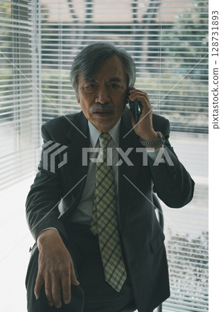 商務 電話 男人 128731893