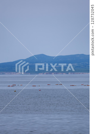 從北海道野付半島眺望國後島 128732045