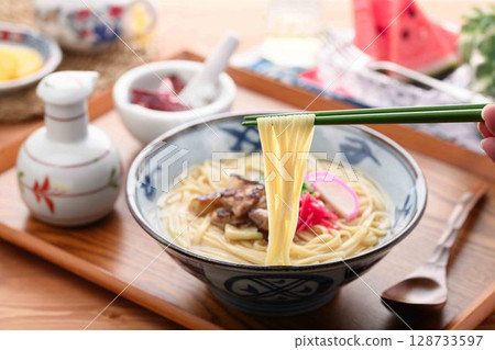 沖繩蕎麥麵和夏季美食 | 火熱的日本美食圖片 沖繩蕎麥麵和夏季美食 | 火熱的日本美食圖片 128733597