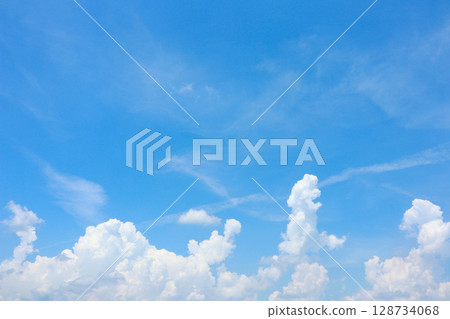 漂浮在藍天上的雲彩 128734068