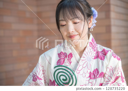 微笑的女人和蚊香 微笑的女人和蚊香 128735220