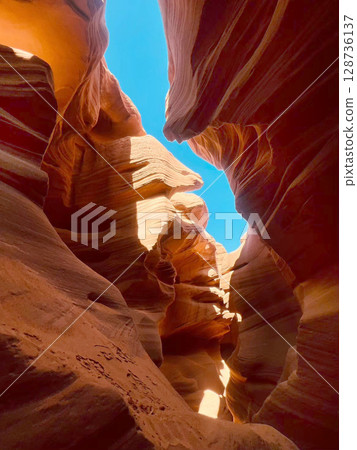 羚羊峽谷,亞利桑那州,美國 羚羊峽谷,亞利桑那州,美國 128736137