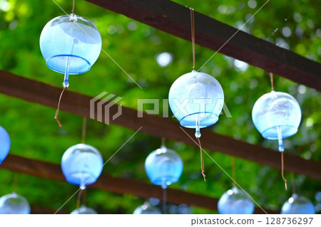 Wind chimes festival 128736297