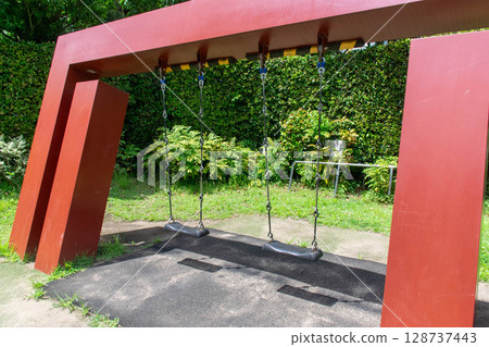 港區檜町公園、鞦韆 港區檜町公園、鞦韆 128737443
