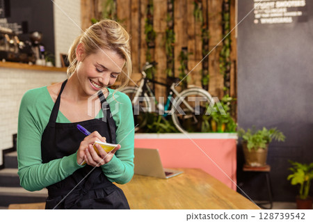barista, customer service, woman 128739542
