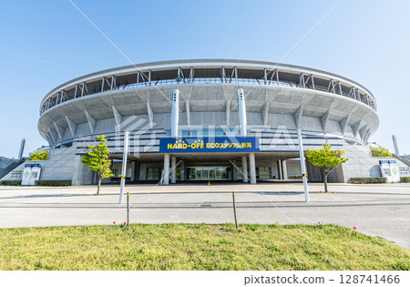 新潟縣新潟市新潟縣立豐野方公園棒球場（HARD OFF ECO Stadium Niigata） 128741466