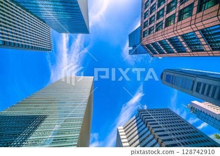 Tokyo cityscape in Japan, overlooking the Otemachi business district, etc. = July 20, 2025 Tokyo cityscape in Japan, overlooking the Otemachi business district, etc. = July 20, 2025 128742910