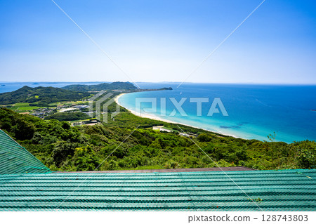 View of Heinohama Beach from the volcano (Itoshima City) 128743803