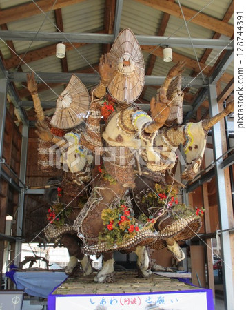 位於熊本縣上益城郡大和町的八朔節大型建築,自江戶時代中期以來擁有約260年的歷史 位於熊本縣上益城郡大和町的八朔節大型建築,自江戶時代中期以來擁有約260年的歷史 128744391