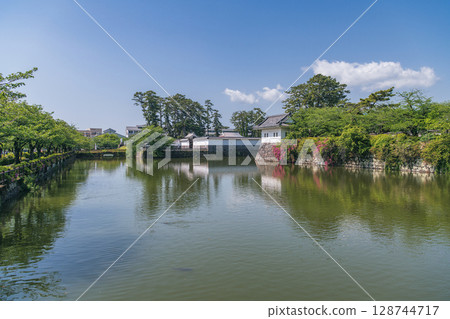 Scenery of Odawara Castle: Ninomaru Corner Tower and Umadashi Gate 128744717