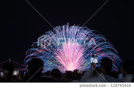 煙火 韓國 釜山 活動 夜景 夜晚 Fireworks Busan korea 花火大会 韓国 煙火 韓國 釜山 活動 夜景 夜晚 Fireworks Busan korea 花火大会 韓国 128745816