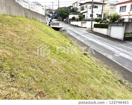 割草工作 割草工作 128746461