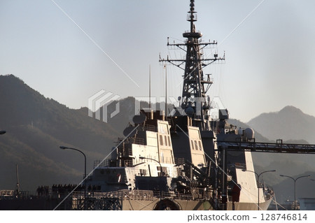 A destroyer illuminated by the morning sun 128746814