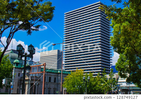 [Osaka scenery] Buildings along the river in the Yodoyabashi area (2) 128749127