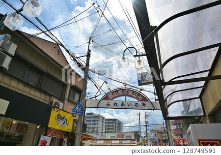 奈良郡山站前的夏季商店街 奈良郡山站前的夏季商店街 128749591