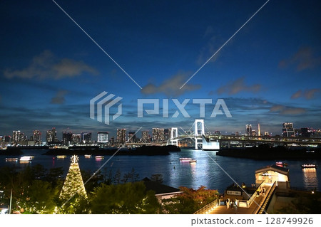 夜晚的東京彩虹橋 128749926