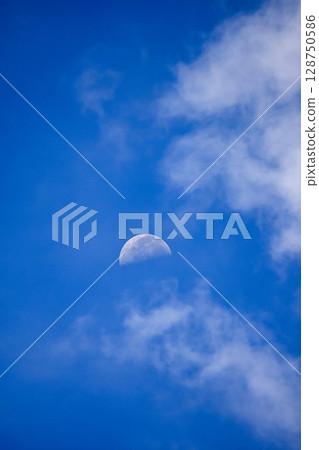 Waning moon Waning moon 128750586