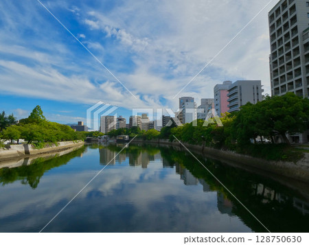 Motoyasu River and Hiroshima City Motoyasu River and Hiroshima City 128750630