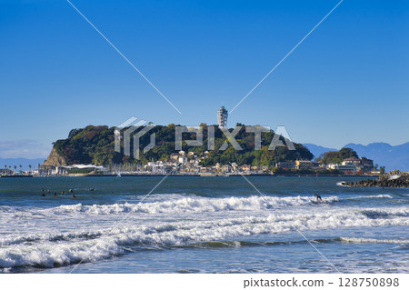 [Kamakura City] Shonan Sea and Enoshima 128750898