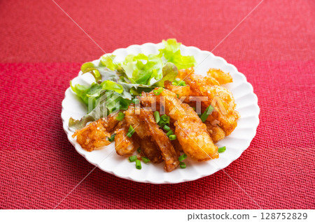 Deep-fried bean cartilage 128752829