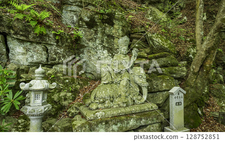 四國88所參拜寺廟第12名：德島縣神山町燒山寺、十三佛（普賢菩薩） 128752851
