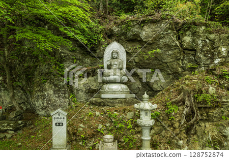 12th of the 88 Shikoku Temples: Yakesanji Temple, Thirteen Buddhas (Yakushi Nyorai), Kamiyama Town, Tokushima Prefecture 128752874