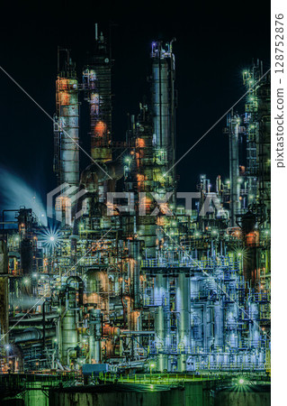 The fantastic lights of a factory floating in the night sky | Arita City, Wakayama Prefecture 128752876