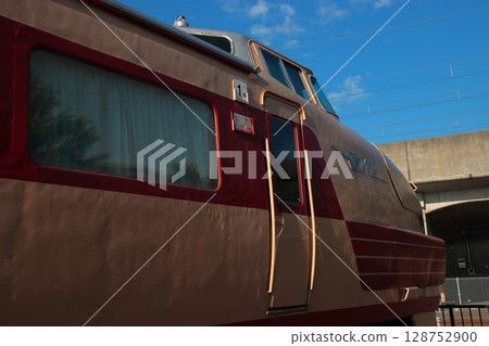 The JNR mark of the 489 series train shining beautifully under the blue sky (Ishikawa Prefecture_Doihara Bonnet Square) The JNR mark of the 489 series train shining beautifully under the blue sky (Ishikawa Prefecture_Doihara Bonnet Square) 128752900