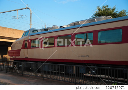 [Ishikawa Prefecture_Doihara Bonnet Square] JNR 489 series electric train (Kuha 489-501), which was used for night express trains and Hokuriku limited express trains 128752971