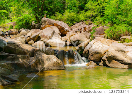 A small waterfall. 128753244