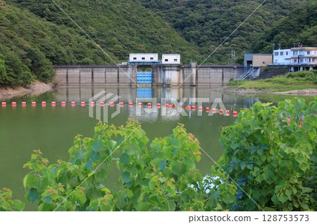 山上的大壩 128753573