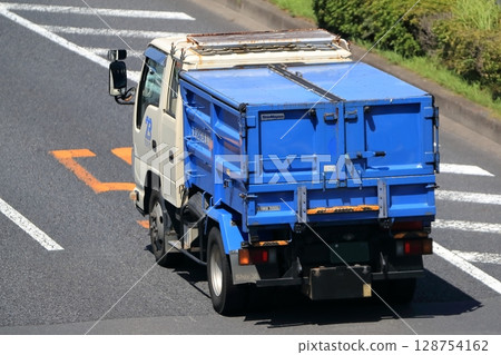工業垃圾收運車圖片 128754162