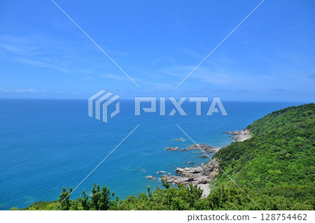 從和歌山縣紀伊日禦碕看到的大海 128754462
