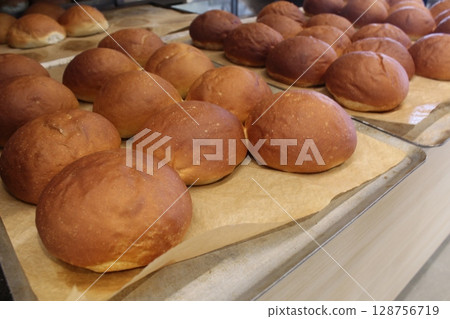 Cooked Burger Buns Side View 128756719