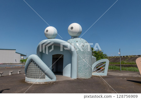 以彈塗魚為主題的獨特公共廁所（佐賀縣小城市） 128756909