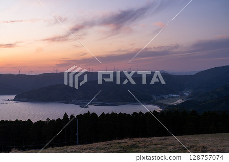 《宮崎縣》宮崎縣最南端土井岬的黃昏 128757074