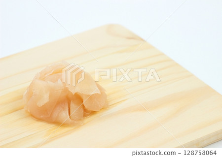 Simple pickled ginger (gari) that stands out against a white background 128758064