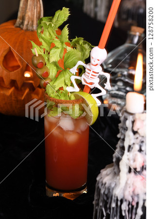 Cocktail Bloody Mary 128758200