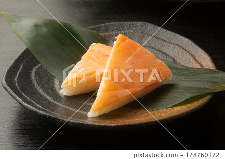 Sushi sushi 128760172