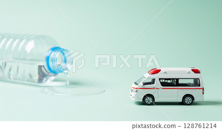 體液流失與救護車：中暑影像 128761214