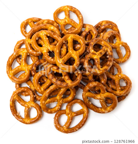Small traditional beer pretzels with salt isolated on white background 128761966