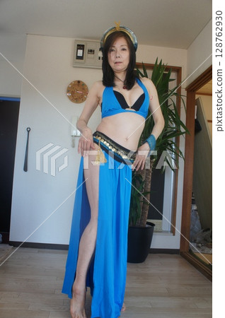 年輕的女士的肖像 128762930