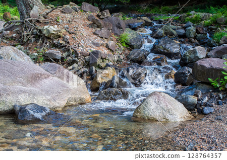 清涼風景 清涼的溪流（三重縣四日宮妻峽） 128764357