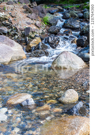 "Cooling Off Scenery" A refreshing mountain stream (Miyatsuma Gorge, Yokkaichi City, Mie Prefecture) "Cooling Off Scenery" A refreshing mountain stream (Miyatsuma Gorge, Yokkaichi City, Mie Prefecture) 128764360