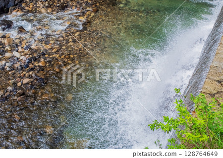 "Cooling Off Scenery" Erosion control dam in the valley (Mie Prefecture, Yokkaichi City, Miyazuma Gorge) 128764649