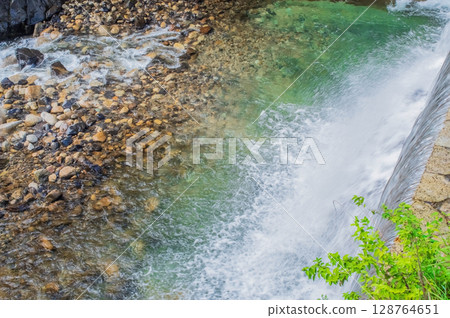 "Cooling Off Scenery" Erosion control dam in the valley (Mie Prefecture, Yokkaichi City, Miyazuma Gorge) 128764651