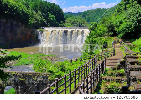Chinda Falls and the remains of the power plant in early summer (Bungo-Ono City) Chinda Falls and the remains of the power plant in early summer (Bungo-Ono City) 128765586