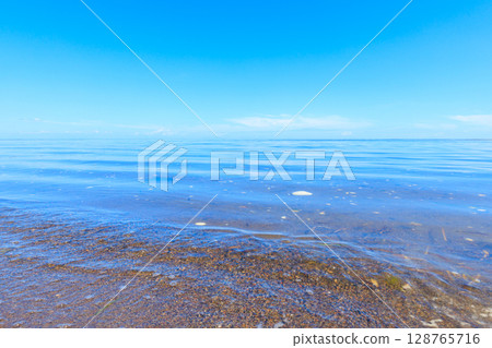 一個安靜的海岸 128765716