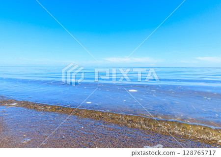 一個安靜的海岸 128765717